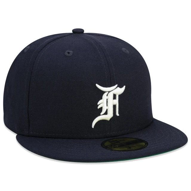 Boné 59FIFTY Fitted Essentials Fear Of God Aba Reta Azul Marinho