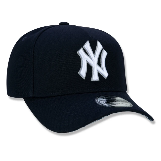 Boné 9FORTY A-Frame Snapback Aba Curva New York Yankees Street Life Sopa De Letra