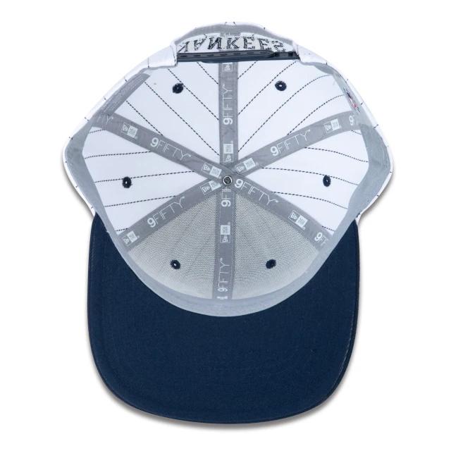 Boné 9FIFTY Original Fit Snapback MLB New York Yankees Core Aba Reta Branco