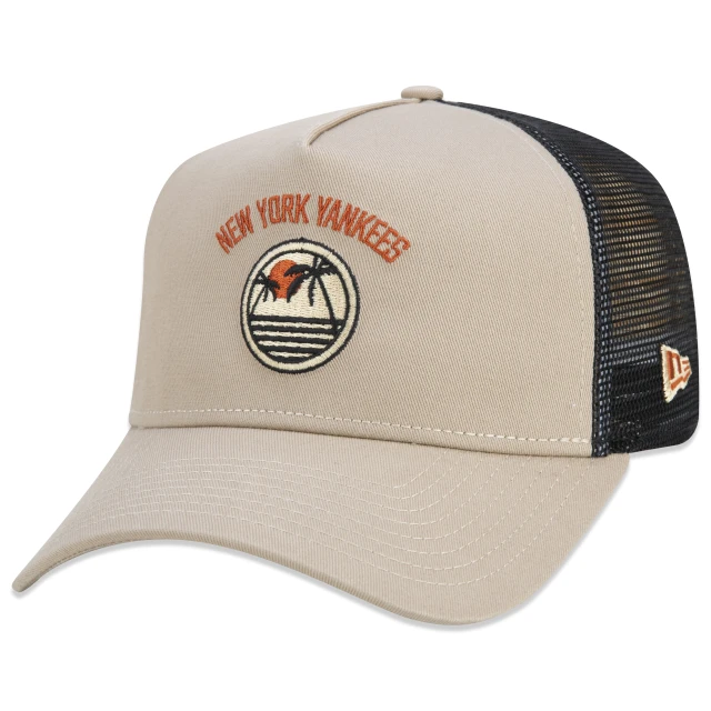 Boné 9FORTY A-Frame Trucker Snapback MLB New York Yankees Vacation Aba Curva Off White