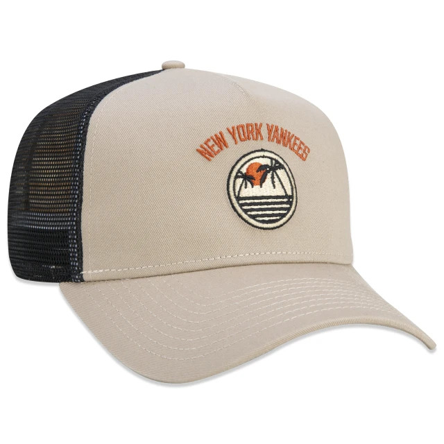 Boné 9FORTY A-Frame Trucker Snapback MLB New York Yankees Vacation Aba Curva Off White