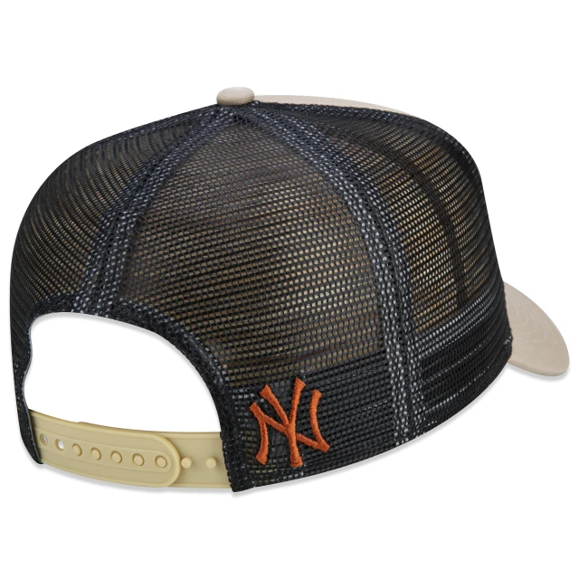 Boné 9FORTY A-Frame Trucker Snapback MLB New York Yankees Vacation Aba Curva Off White