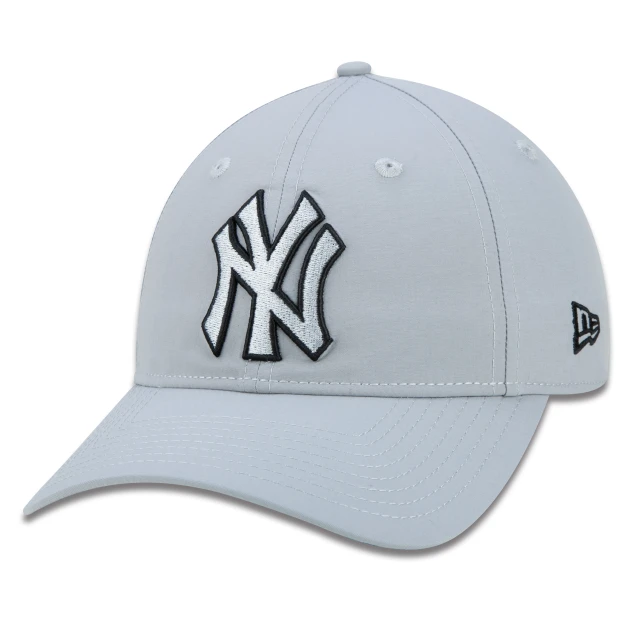 Boné 9TWENTY Strapback MLB New York Yankees Sport Aba Curva Cinza