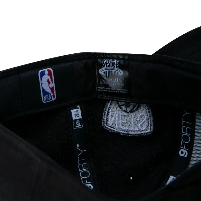 Boné Infantil 9FORTY Brooklyn Nets Space Jam Patolino Preto Aba Curva