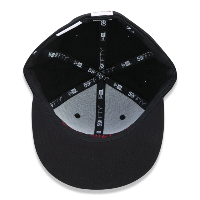 Boné 59FIFTY Stranger Things Netflix Fechado Aba Reta Preto