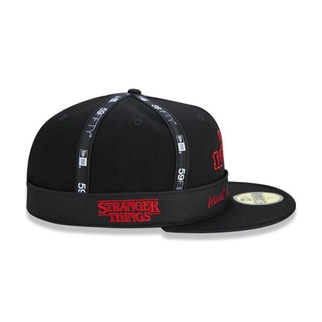 Boné 59FIFTY Stranger Things Netflix Fechado Aba Reta Preto