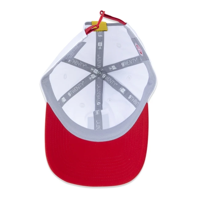 Boné Feminino 9TWENTY Strapback Aba Curva Futebol Internacional