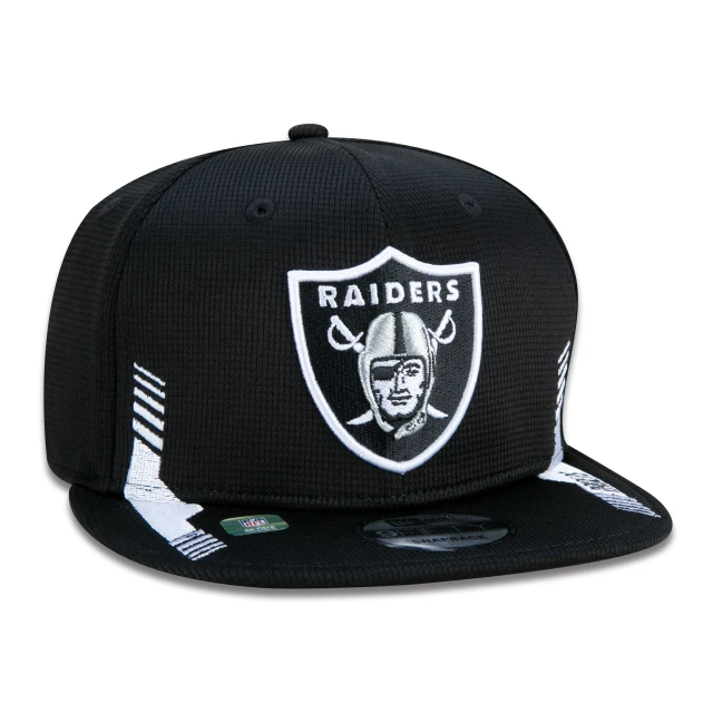 Boné 9FIFTY Las Vegas Raiders Sideline Cold Weather Aba Reta Preto