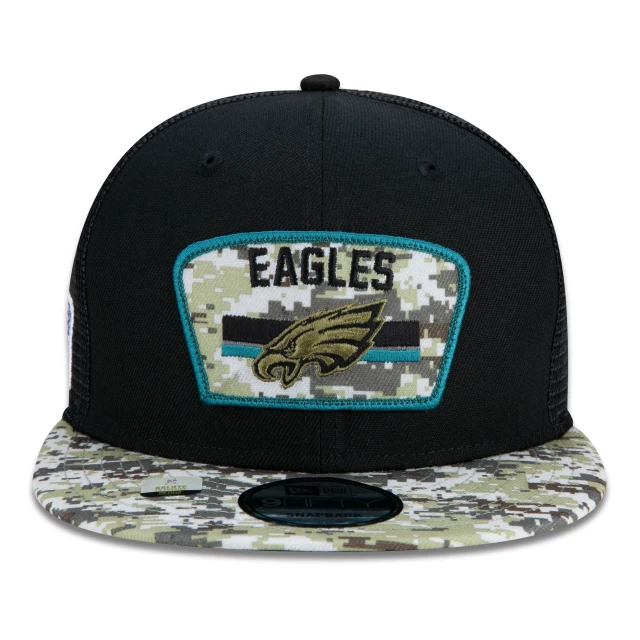 Boné 9FIFTY Trucker Philadelphia Eagles Salute To Service NFL Snapback Aba Reta Preto