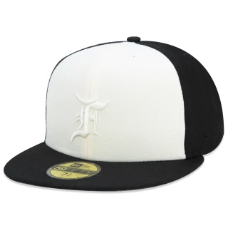 Boné 59FIFTY Fitted Essentials Fear Of God Aba Reta Preto Branco