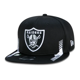 Boné 9FIFTY Las Vegas Raiders Sideline Cold Weather Aba Reta Preto