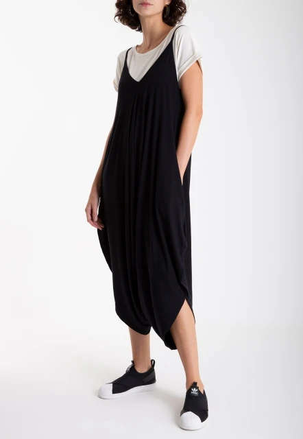 MACACÃO FEMININO LISO COENTRO LYGIA E NANNY