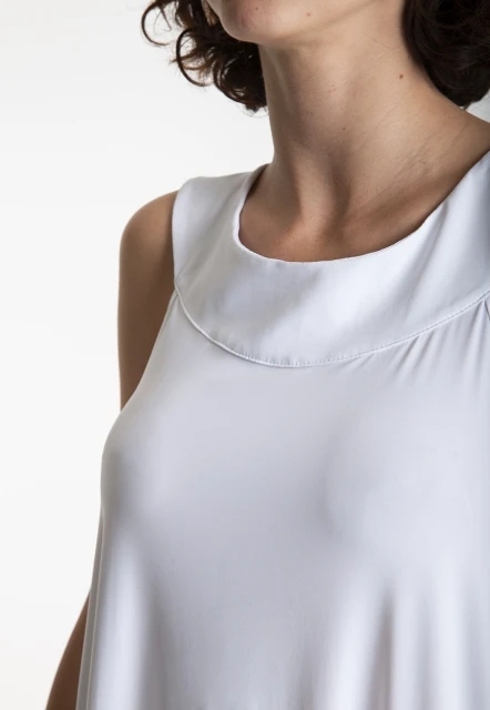 VESTIDO FEMININO LISO MANATI LYGIA E NANNY